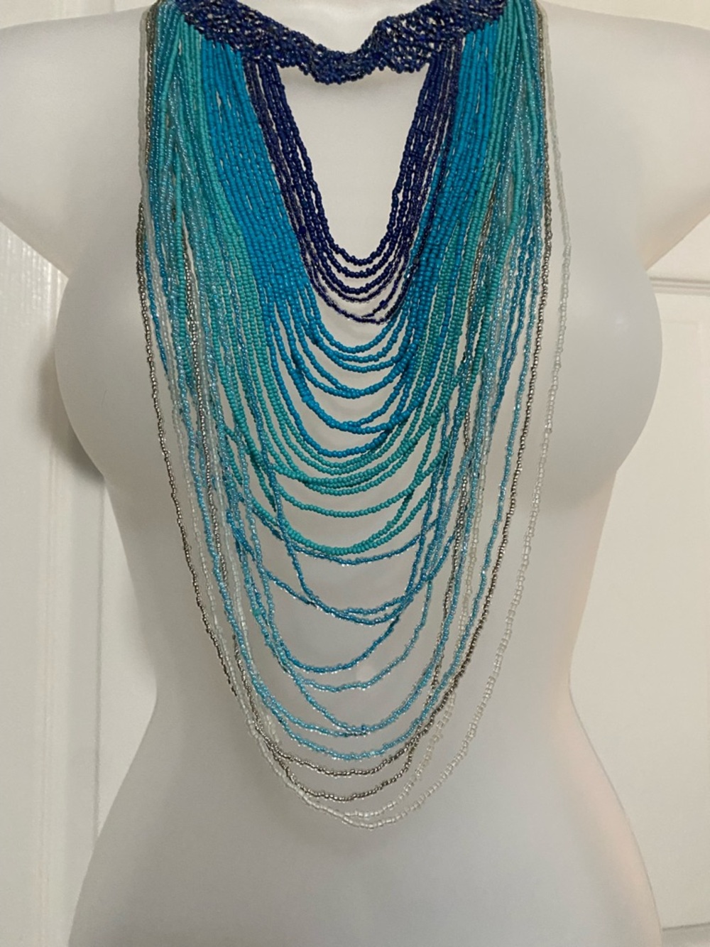 NWT Chico’s Multi-Strand Blue Ombre Beaded Waterfall Necklace quality beads used - Picture 2 of 10